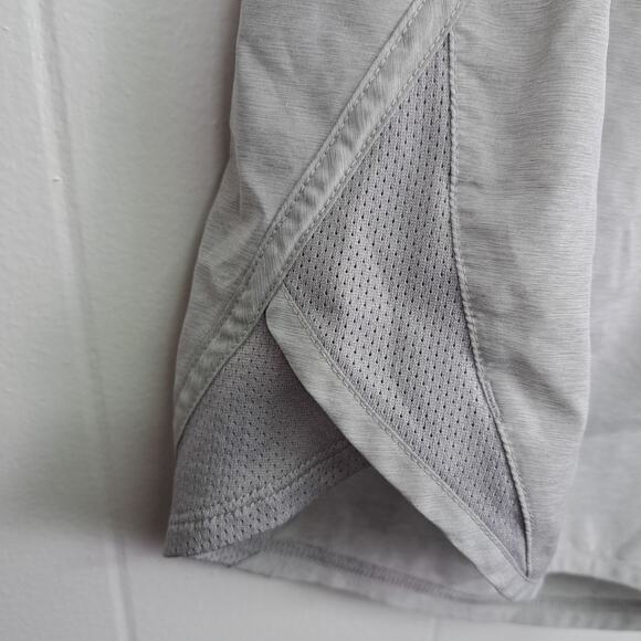 Under Armour HeatGear Shorts Women’s M Gray Lightweight Running Loose Fit - Picture 4 of 11